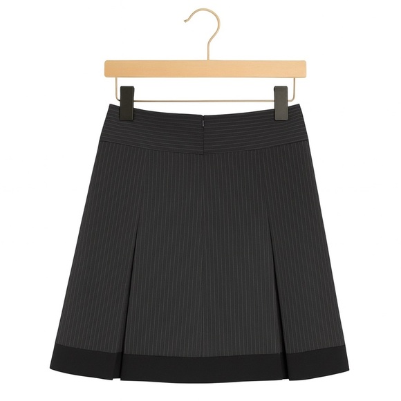 The Limited Collection Black & White Pinstripe Pleated Skirt – Size Medium - Picture 2 of 2
